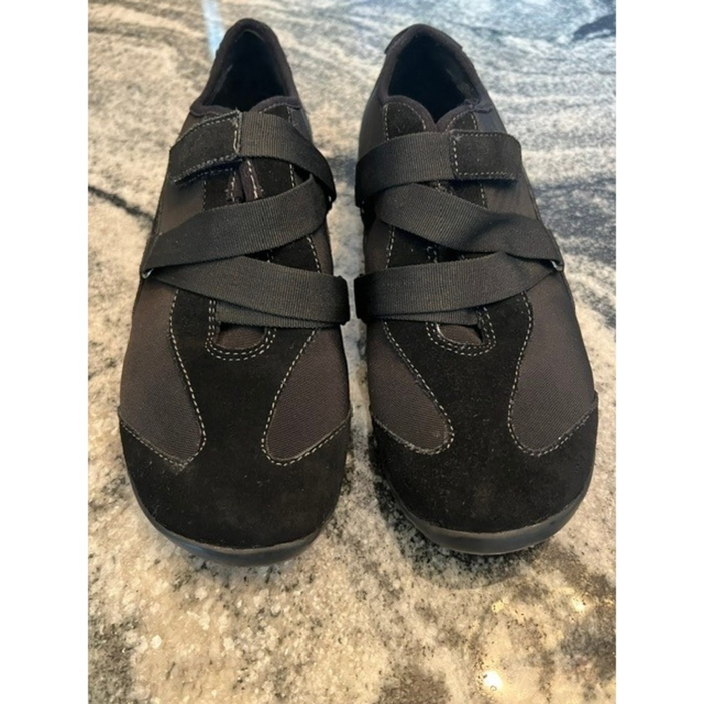 Easy Spirit Sneakers 8.5W Black Good Suede Hook Loop Low Profile Walking Shoe